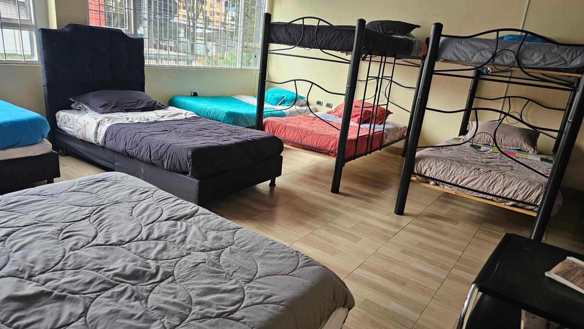 Colisseum Roma House- Campin Simon Bolivar Movistar Embajada Compensar Bogota Room photo