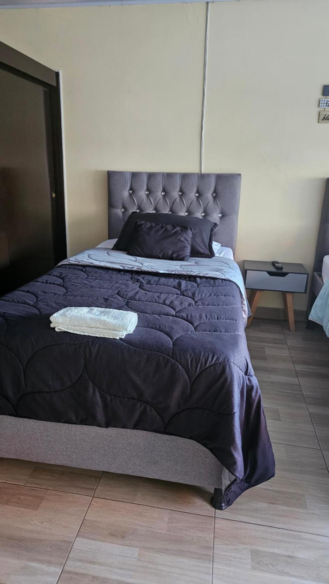 Colisseum Roma House- Campin Simon Bolivar Movistar Embajada Compensar Bogota Room photo